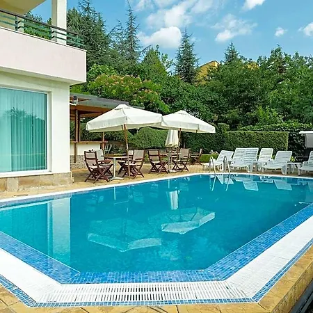 Ξενοδοχείο Milennia Family 3*