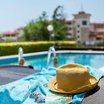 Milennia Family 4* Napospart